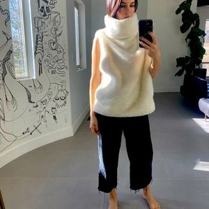 Loéil faux fur top